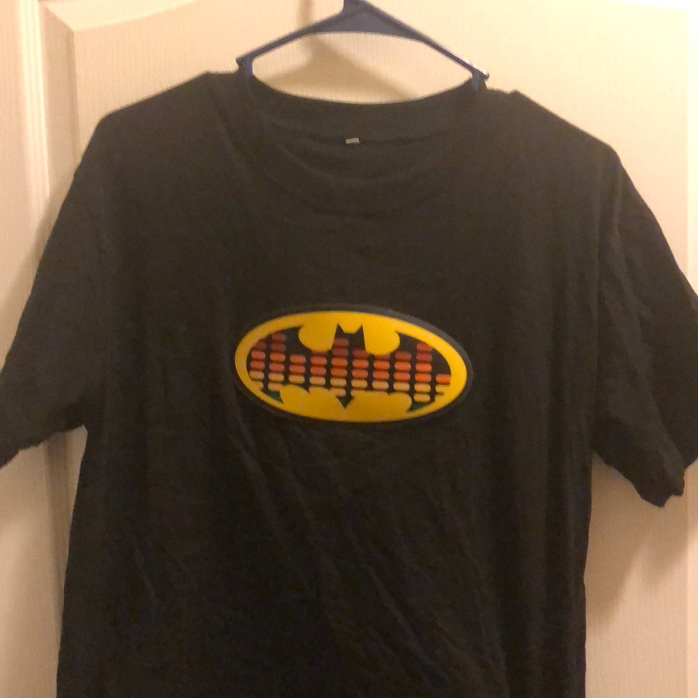 SHIRT THAT LIGHTS UP TO THE SOUND OF MUSIC!!!!!!